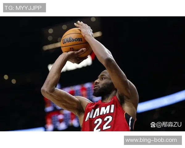 热火队远程轰炸三分球表现出色八名球员共同贡献19记三分球