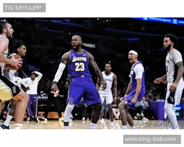 里夫斯赞詹姆斯隔扣表现41岁依然展现惊人实力令人惊叹