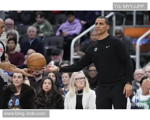 布朗称赞马祖拉执教风格独特认为球队当前需要这种疯狂的能量