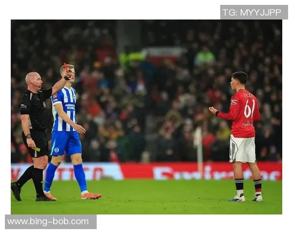 曼联小将谢伊莱西受邀英格兰队训练课展现潜力与成长