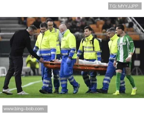 费耶诺德球场安保在欧联资格赛后遭袭警方持续调查中