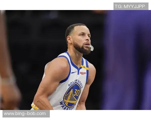 老队友重聚李凯尔赛后与库里追梦小佩顿温情互动展现深厚情谊